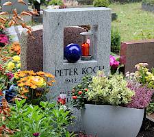 Grabmal für einen Kegel-Freund