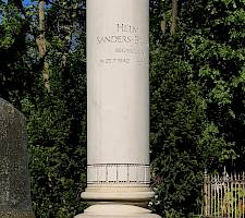 Grabstein als Säule