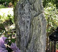 Grabstein mit Naturoptik