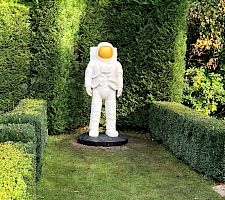 Private Auftragsarbeit Astronaut Neil Armstrong 1:1 aus Carrara Marmor